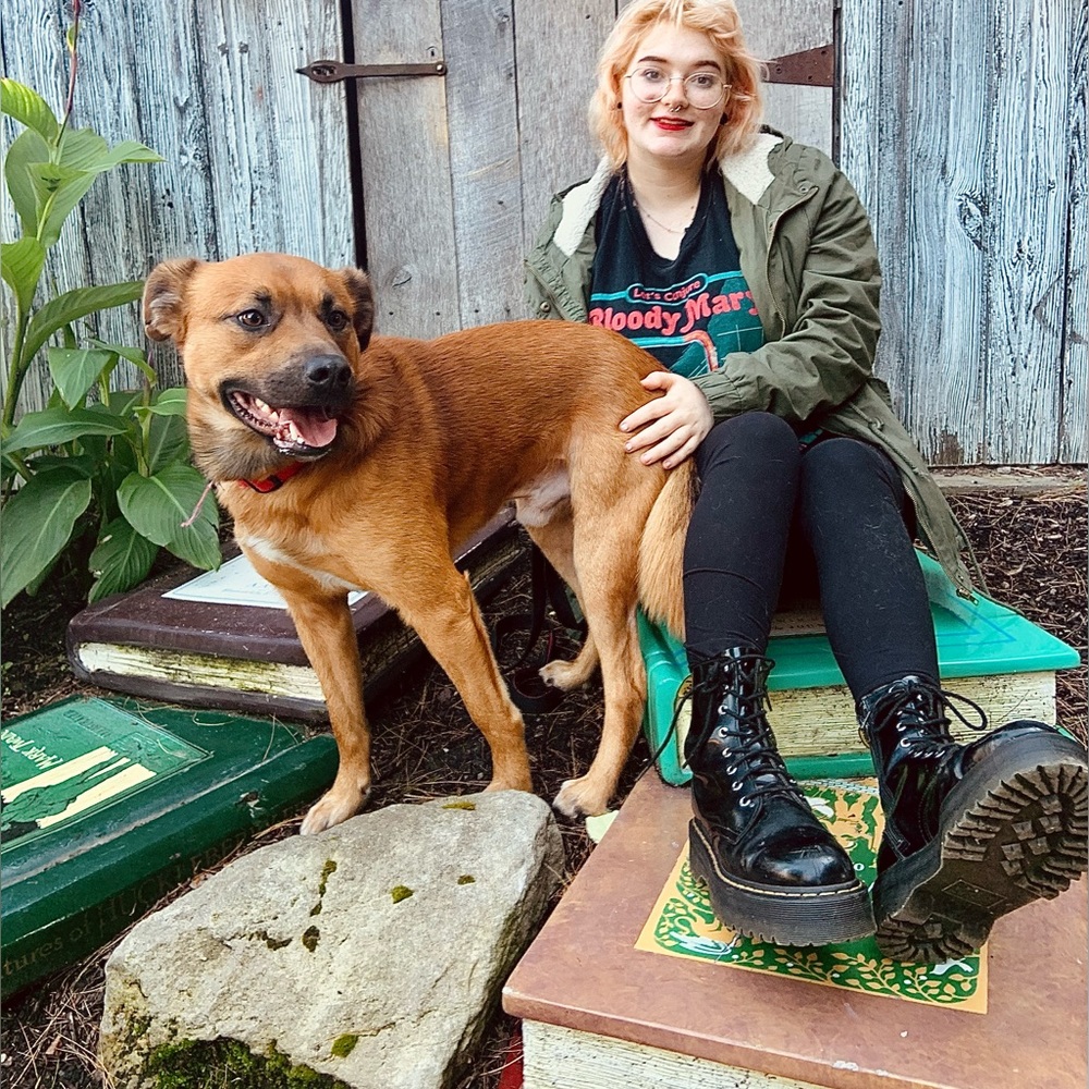 Meet your Posher, Holly